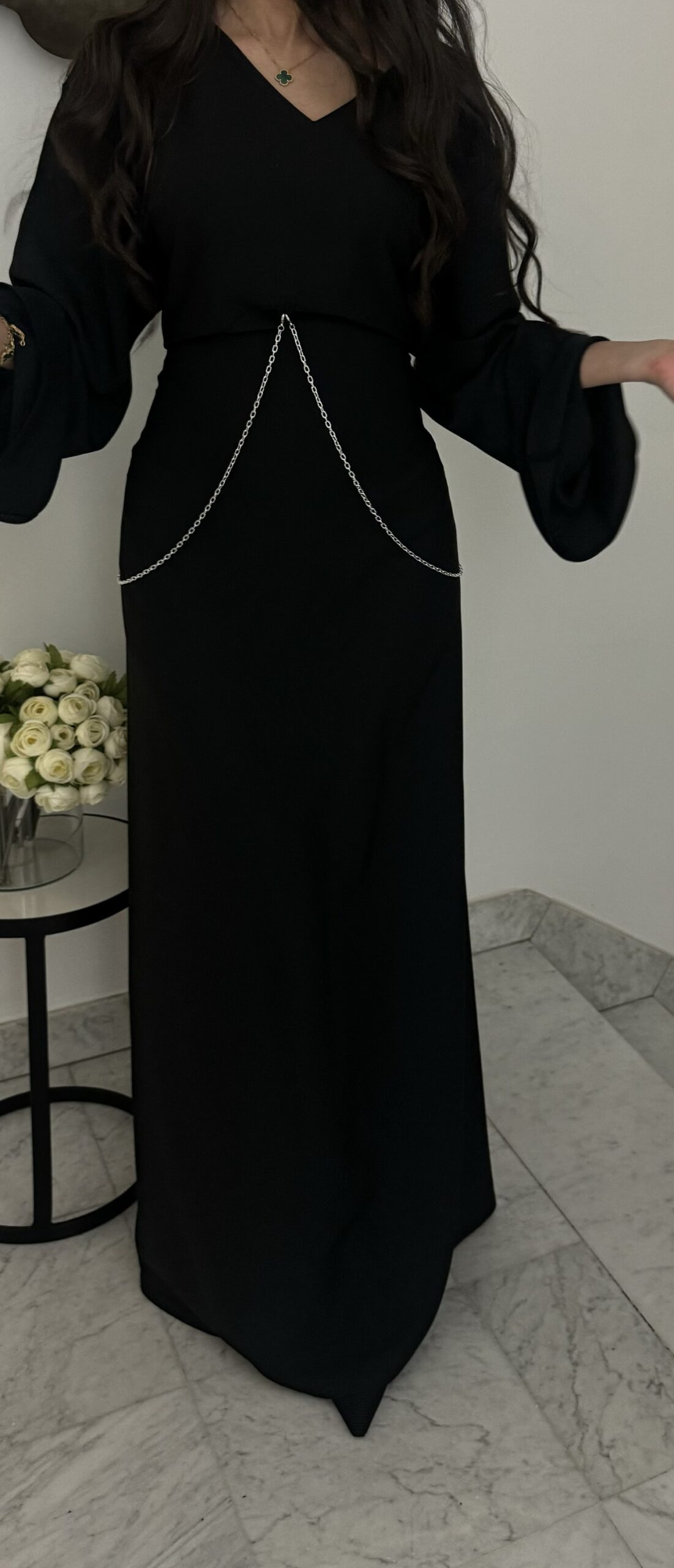 Abaya with chain and cord on the back [BLACK] [NOIR] [BLACK