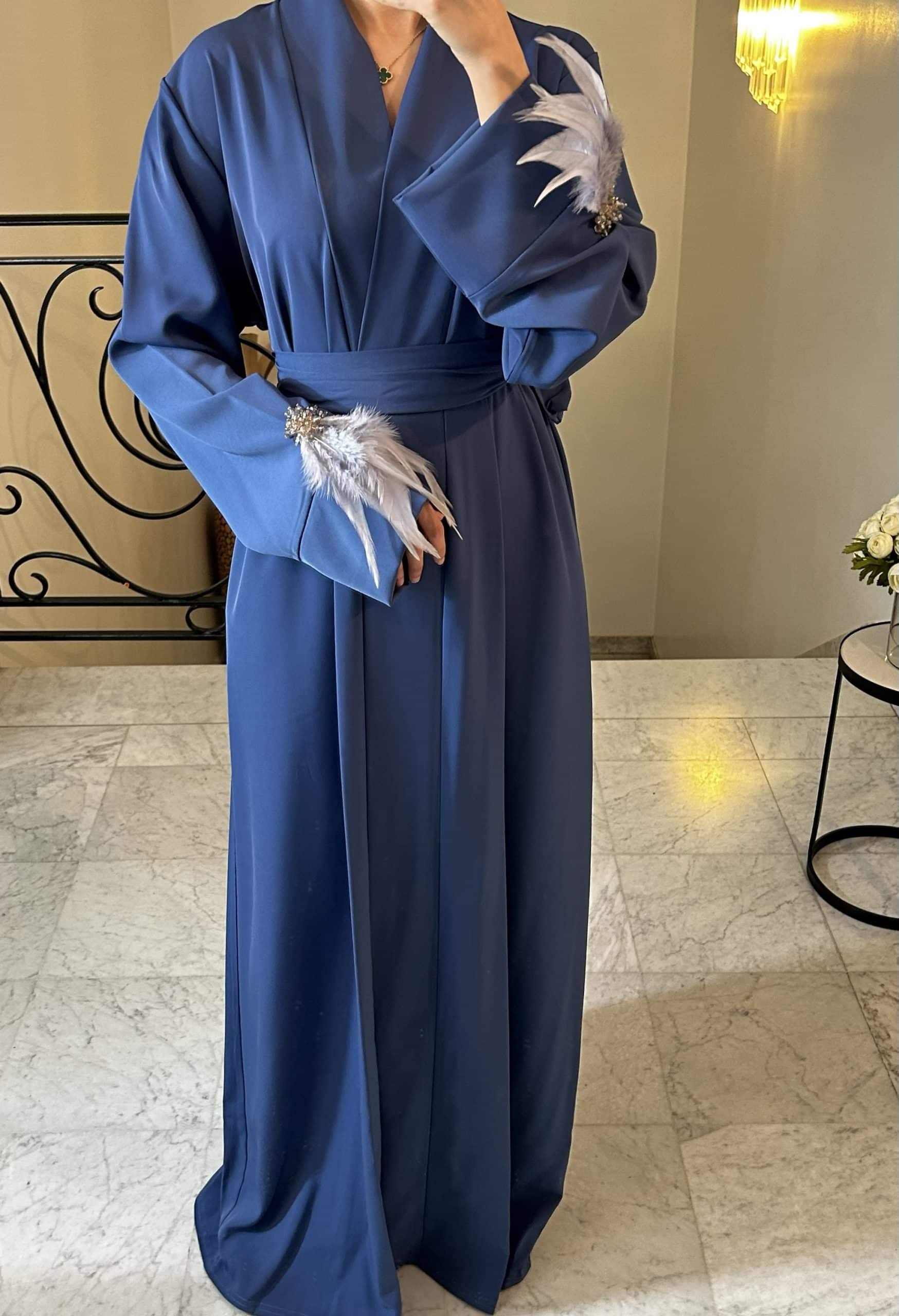 Kimono plume BLEU – Élégance et légèreté