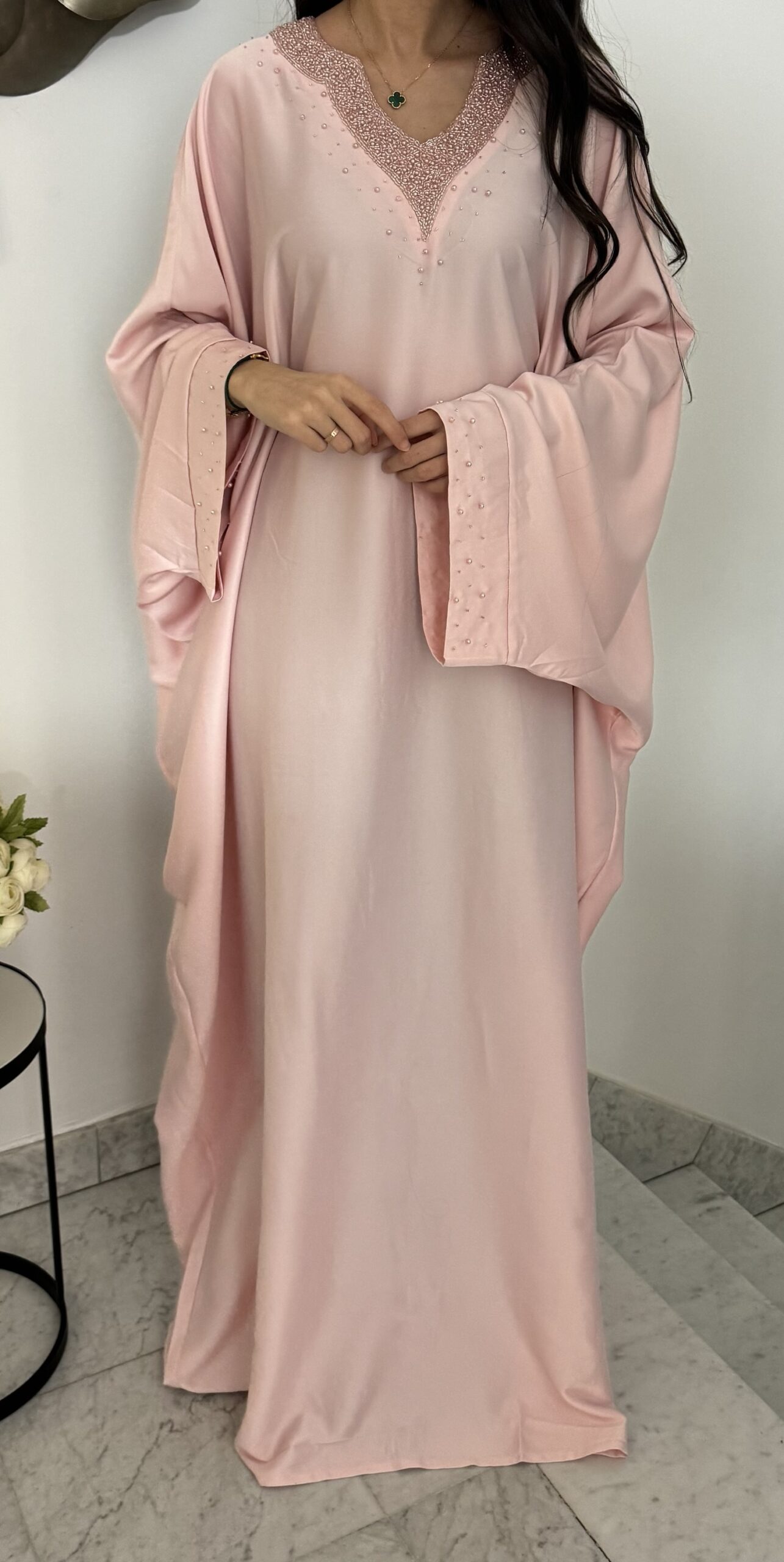 Abaya perlée à ceinture intérieure [ROSE]