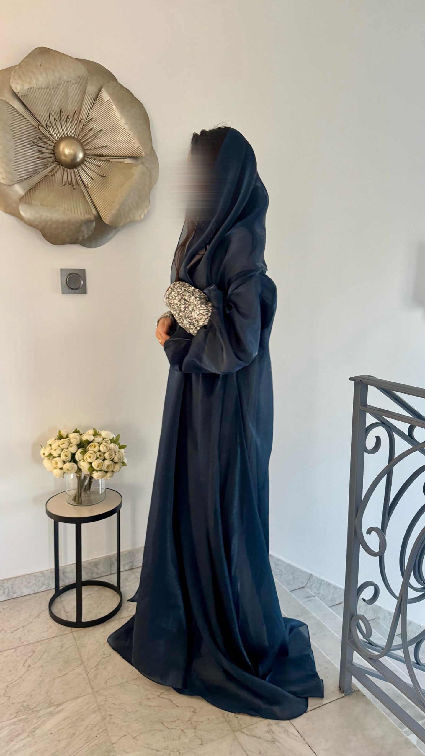 Abaya Marine en Organza Premium – Voile Intégré & Manches Perlées - [COLLECTION DIAMANT ÉMIRATI]