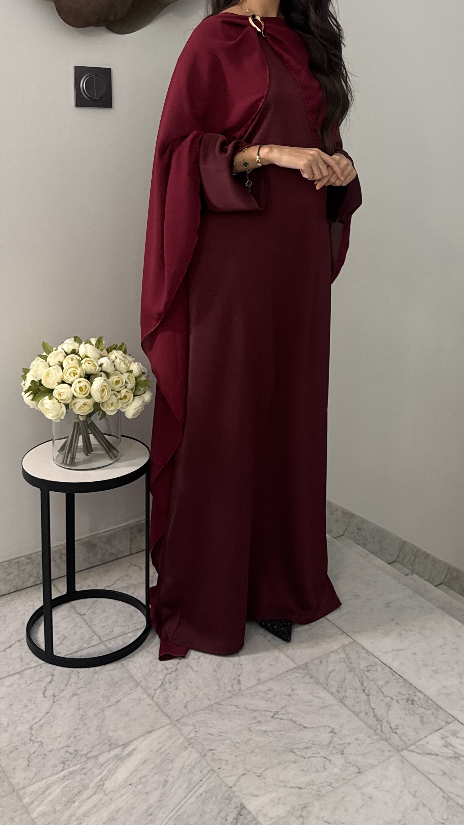 Robe cape mousseline broche [BORDEAUX]