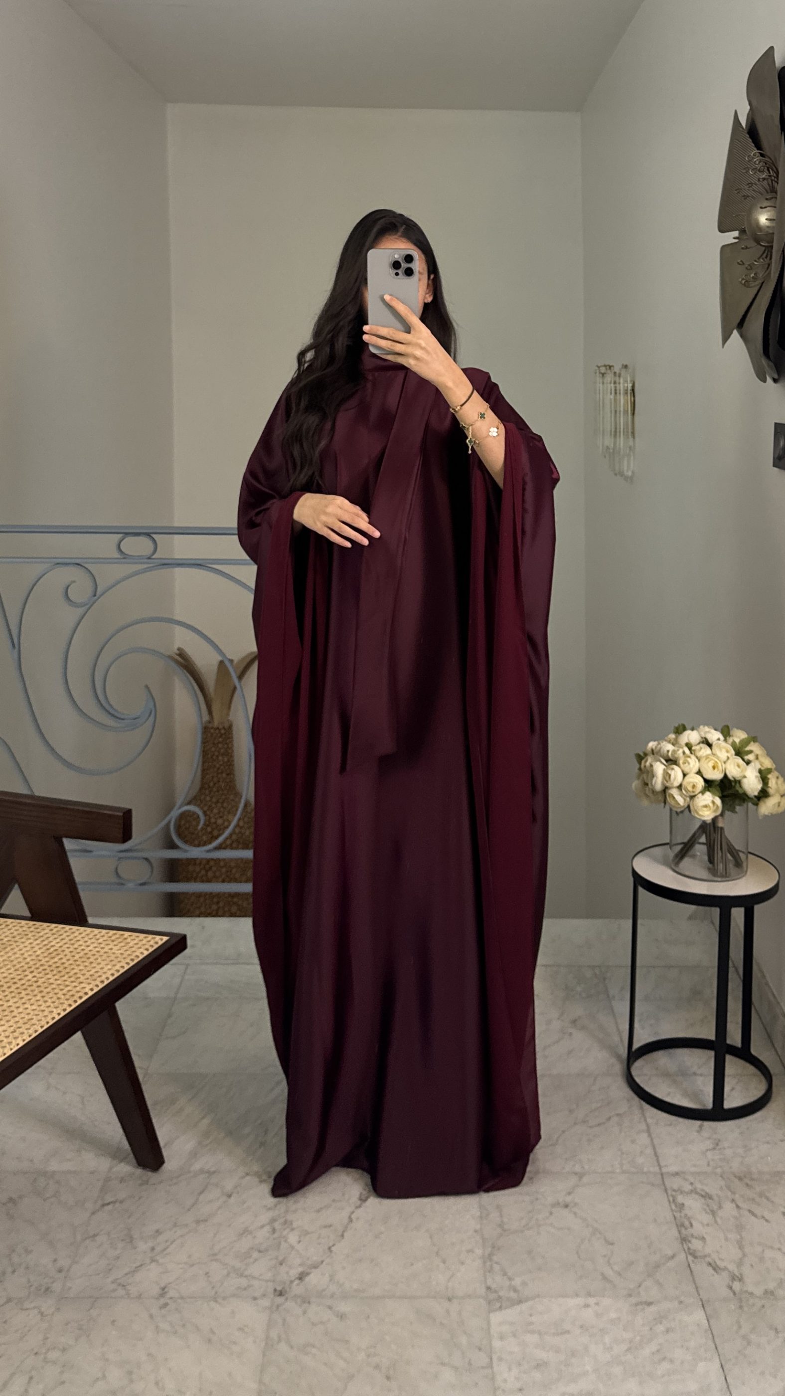 Abaya longue en satin et mousseline [BORDEAUX]