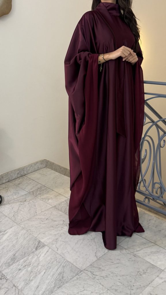 Abaya longue en satin et mousseline [BORDEAUX]