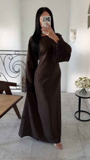 فستان ضيق بأكمام من الدانتيل [بني]
