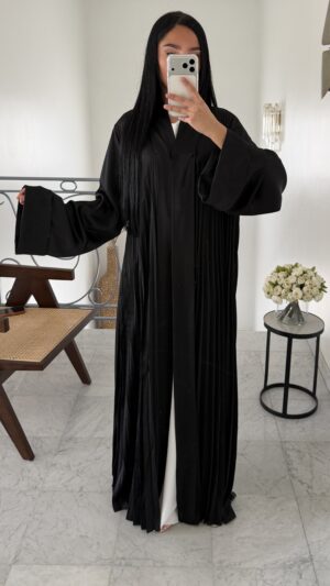 Kimono long plissée en satin épais [NOIR]