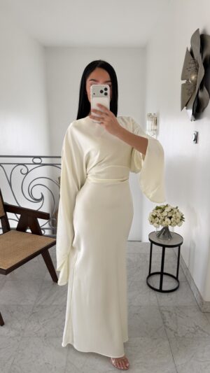 Robe longue satinée manches amples [ECRUE]