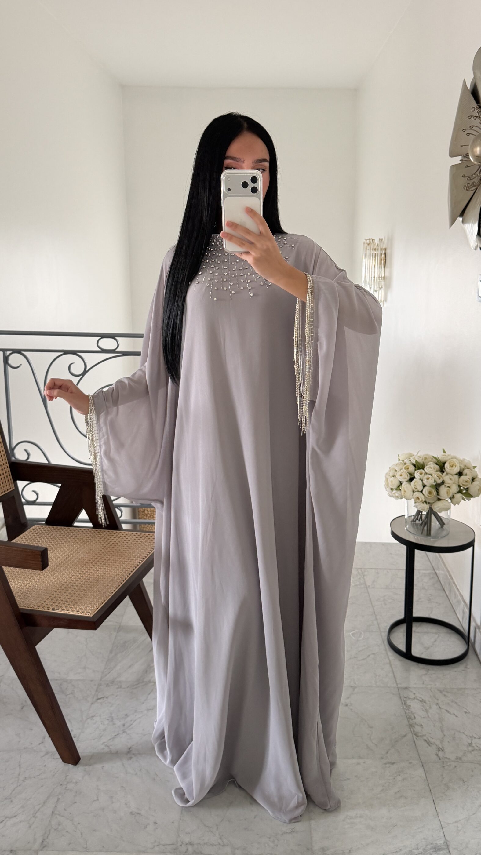 Abaya en mousseline à strass GRIS – Image 4