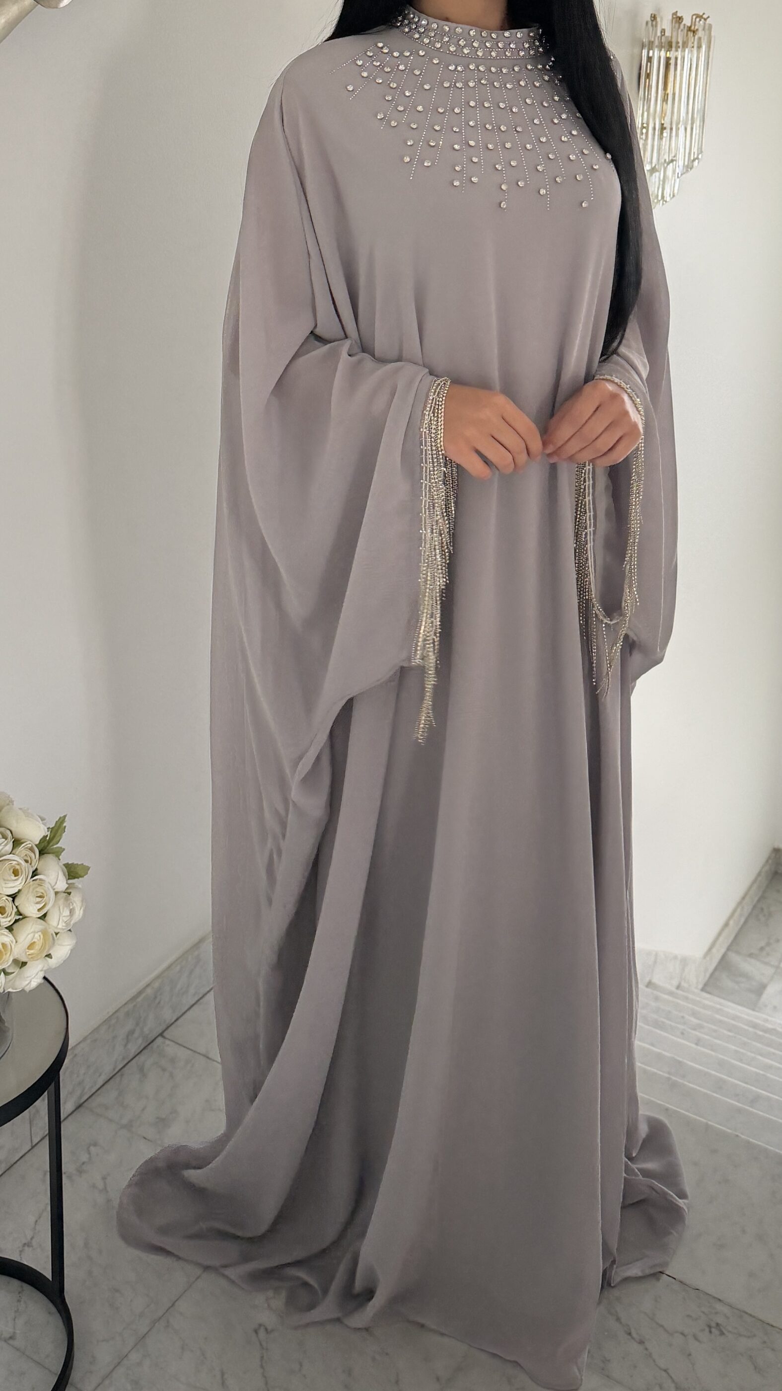 Abaya en mousseline à strass GRIS – Image 5