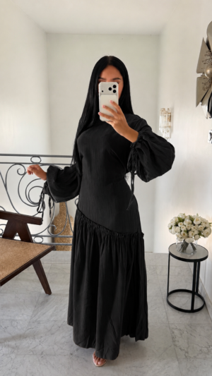 Robe longue astmétrique lacets au dos [NOIR]