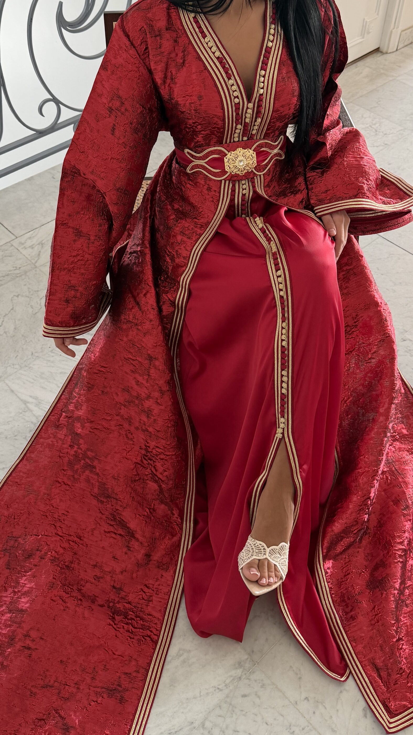 Caftan en brocard {ROUGE}